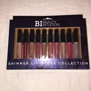 Makeup lip gloss